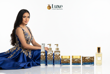 Elegance En Vogue — Hero 2, 7-Piece Lineup Seated